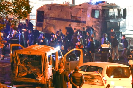 Police arrive at the site of an explosion in central Istanbul, Turkey, December 10, 2016. REUTERS/Murad Sezer