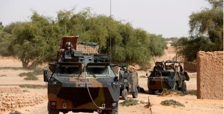 تفجير إرهابي يقتل جنديين فرنسيين في مالي