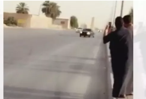 الإطاحة بشاب وفتاة ظهرا بمقطع تفحيط في الرياض ..وضبط مصور الفيديو