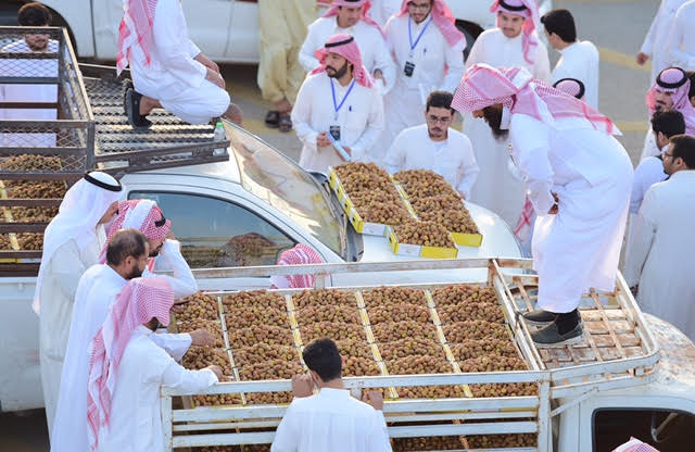 فرص واعدة في أسواق التمور المحلية والخارجية بغرفة القصيم