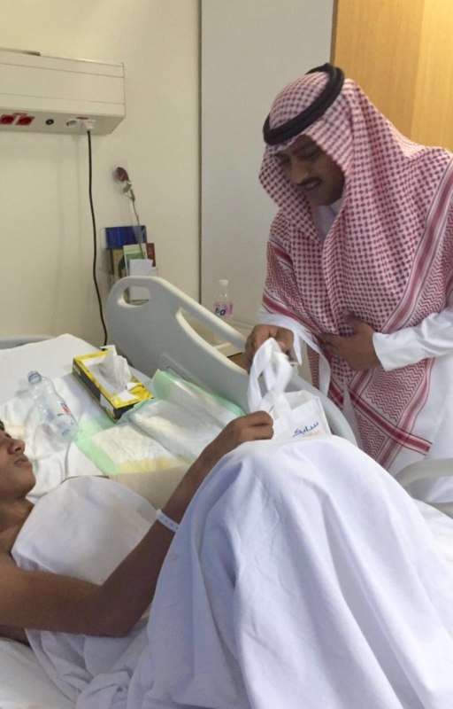 تنظم برنامج معايدة لمرضى مستشفى الملك فهد بجازان ‫(1)‬ ‫‬