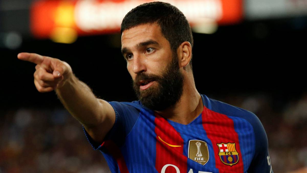 لاعب برشلونة في طريقه للرحيل