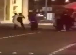 شاهد بالفيديو توقيف سعودي وكويتي تهجما على رجال الأمن