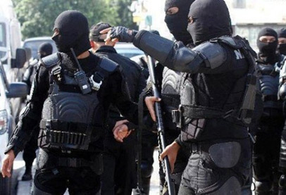 تونس تفكك خليّة إرهابية.. والجزائر تدمّر 3 مخابئ للمتطرفين