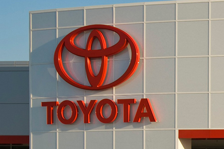 تويوتا تستثمر مليار دولار لتطوير سيارات ذكية