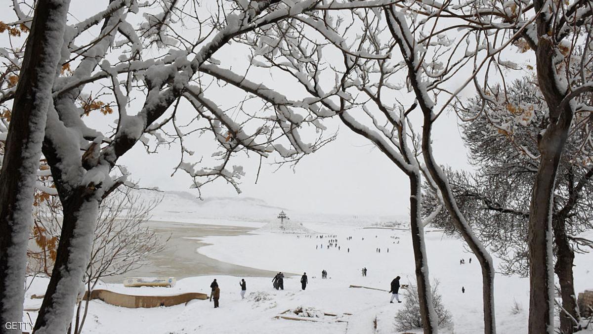 بالفيديو.. تساقط الثلوج يقتل العشرات في باكستان وأفغانستان