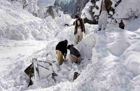 الثلوج تقتل نحو 100 شخص في أفغانستان وباكستان