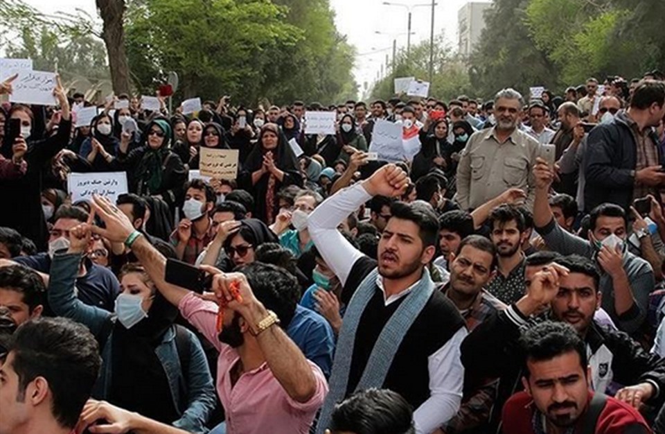الإيرانيون لفوكس نيوز: نطالب واشنطن بمزيد من العقوبات ضد الملالي.. والثورة بدأت ولن تنتهي