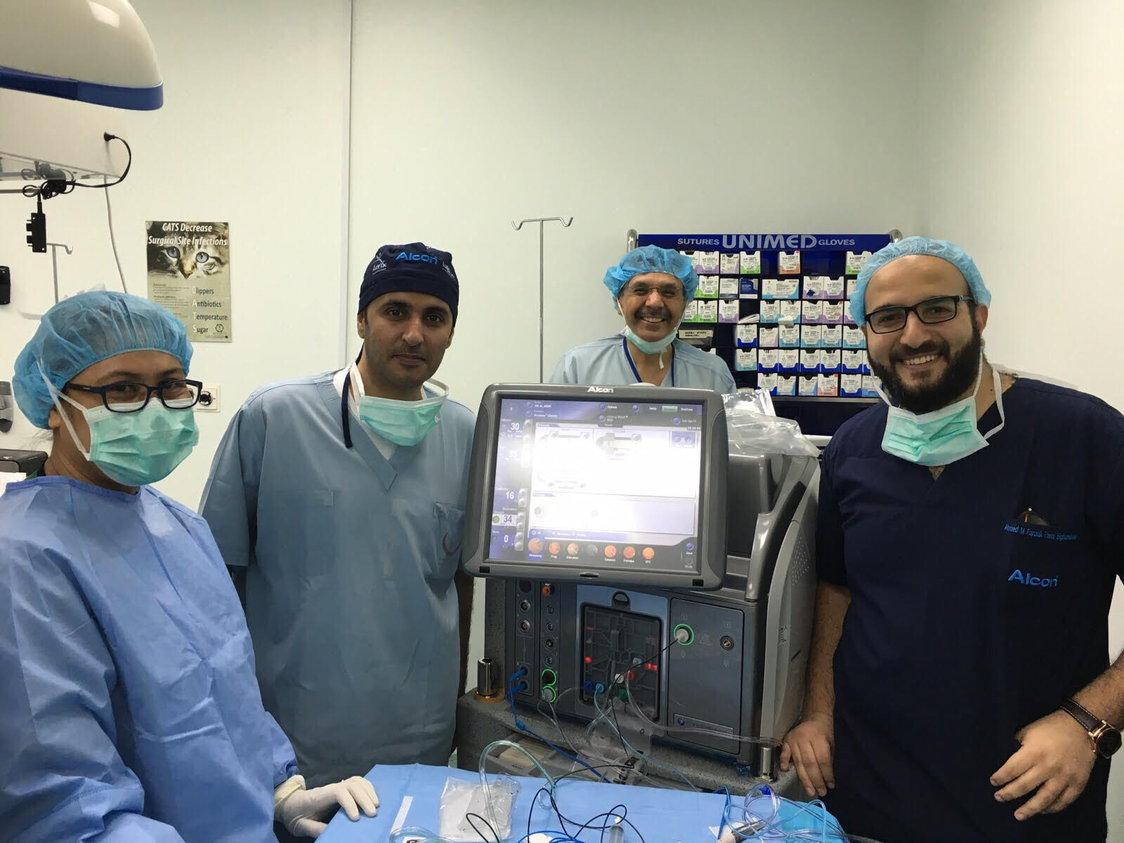 نجاح عملية جراحة شبكية لـ”خمسينية” بمدينة الملك سعود