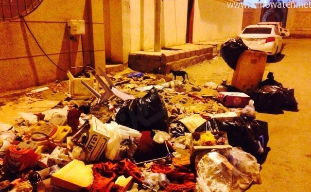 بالصور.. تكدس النفايات في 3 أحياء بجازان منذ أيام