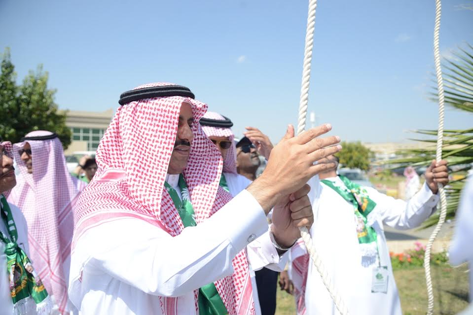 بالصور.. جامعة الملك خالد تحتفل باليوم الوطنيّ وتُكرّم المشاركين