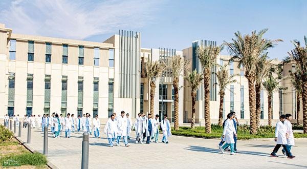 جامعة الملك سعود للعلوم الصحية تخرّج الدفعة الرابعة عشرة من طلابها غداً