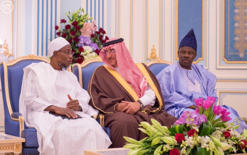 جانب من استقبال خادم الحرمين الشريفين لرئيس جمهورية #نيجيريا.5