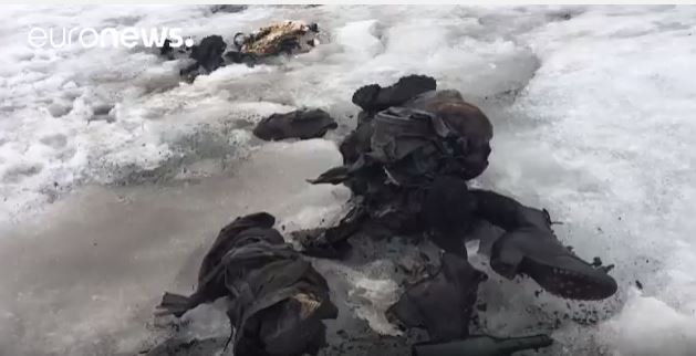 بالفيديو.. هذا ما وجد بجوار جثة زوجين فقدا قبل 75 عامًا بجبل جليدي