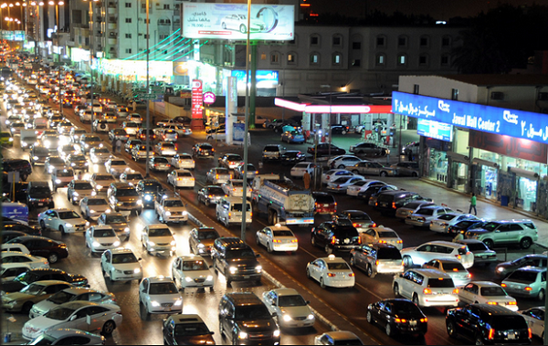 القبض على عصابة سرقة السيارات وانتحال صفة رجال الأمن بجدة