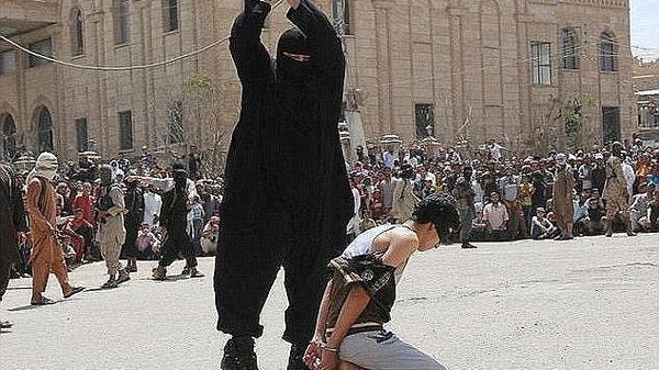 بعد قطعه 100 رأس.. نهاية مروعة لجزار داعش “أبو سياف”