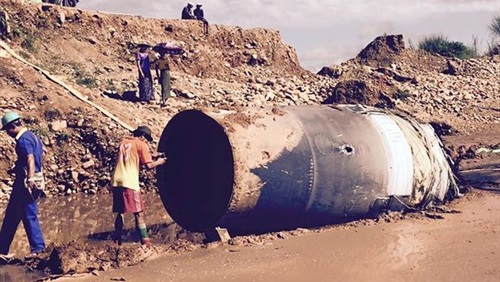 سقوط جسم معدني غريب على الأهالي في ميانمار