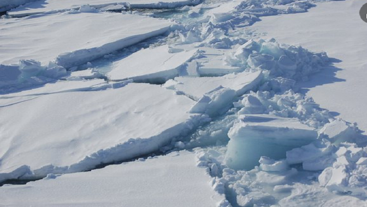 ذوبان الجليد في القطب الشمالي قد يسبب تغيرات مناخية خطيرة