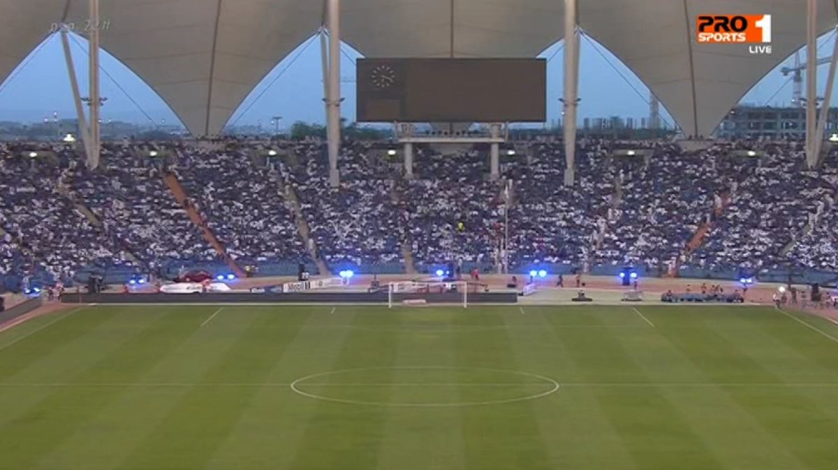 بالصور.. جماهير الهلال تملأ مدرجات ملعب الدرّة