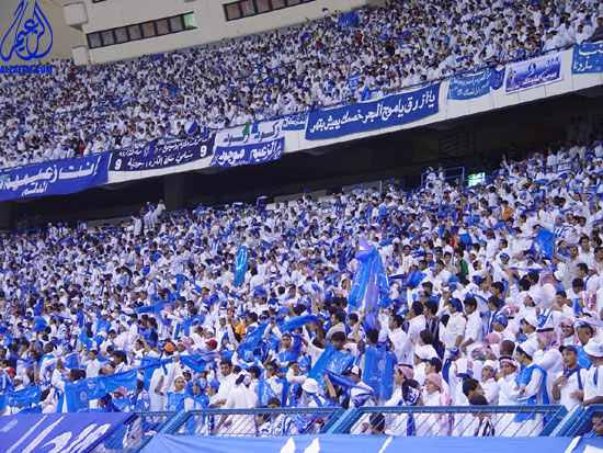 جماهير الهلال ترحب بانضمام عمر خريبين