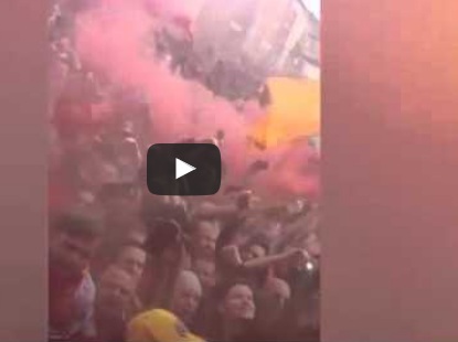 بالفيديو.. هكذا استقبلت الجماهير #ليفربول بعد تأهله لنهائي الدوري الأوروبي