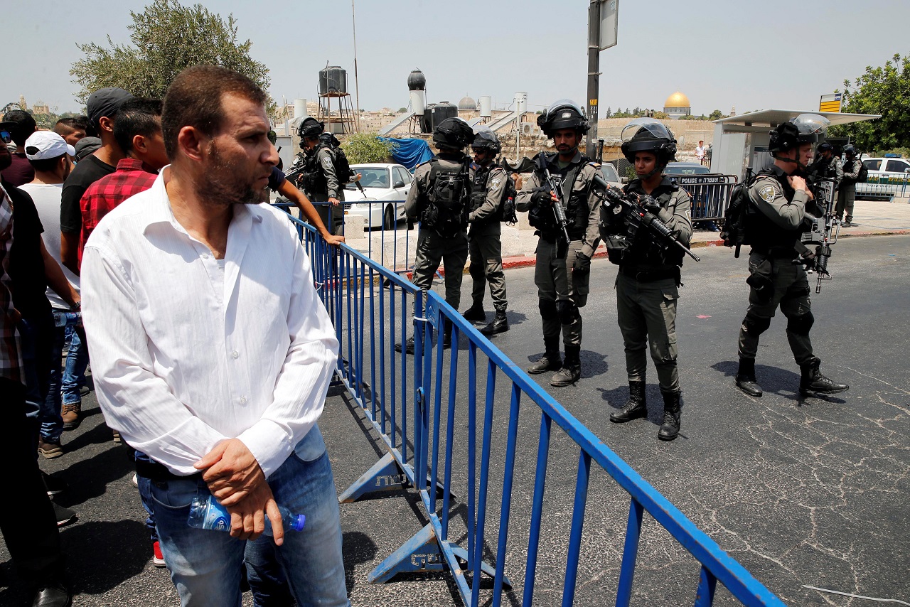 جمعة النفير .. جرحى في صفوف الفلسطينيين واعتقالات واسعة النطاق لرافضي إجراءات الاحتلال