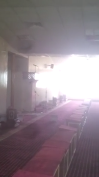 شاهد..شبان يوثقون لحظات تأدية “جن”للصلاة داخل مسجد في الجوف