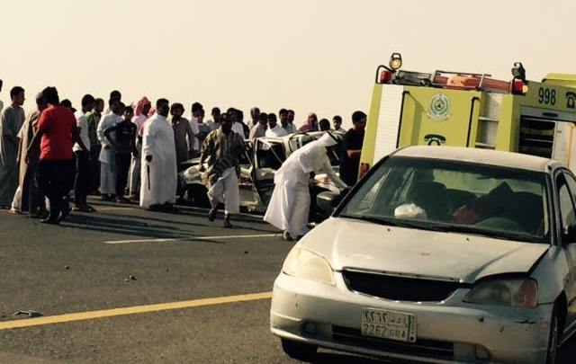 بالصور.. حادث انقلاب جنوب المظيلف يصيب شابين