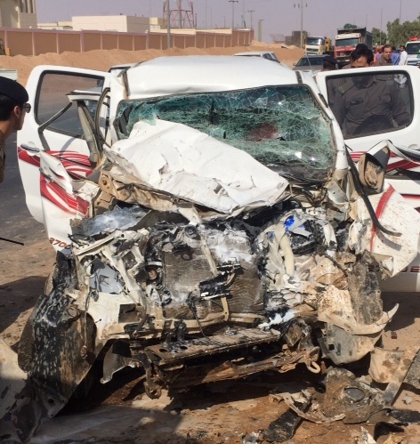بالصور.. 4 إصابات خطيرة في حادث تصادم بـ #عرعر
