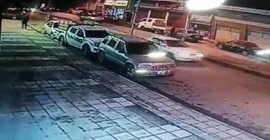 شاهد.. العناية الإلهية تُنقذ شابًا من حادث سير مروع في عمان