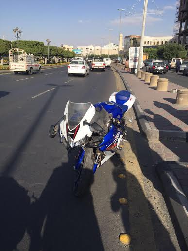 وفاة قائد دراجة اصطدم بعمود إنارة على طريق وج #الطائف