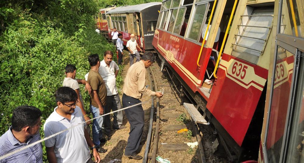مصرع 13 شخصاً بينهم 5 أطفال في حادث قطار بـ #الهند