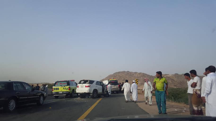 حادث مروع.. وفاة وإصابات على طريق ثربان