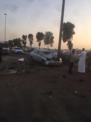 بالصور.. وفاة شخصين وإصابة 6 بتصادم باص وسيارتين في #مكة