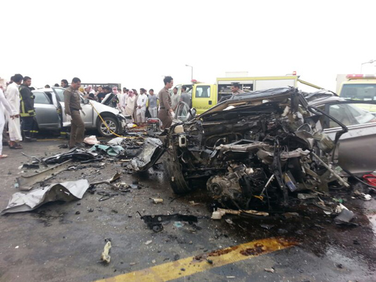 وفاتان و3 إصابات في حادث مروع على طريق حضن