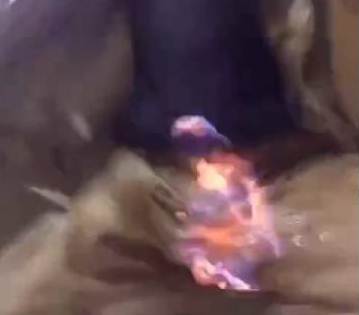 بالفيديو .. حاول شرب الماء المشتعل فأحرق منطقة حساسة