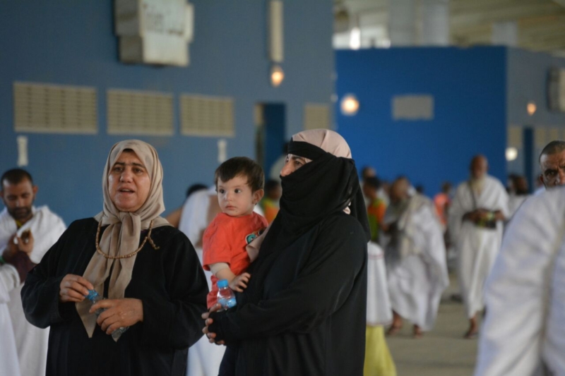 حجاج بيت الله يتوافدون الى منى ‫(317304853)‬ ‫‬