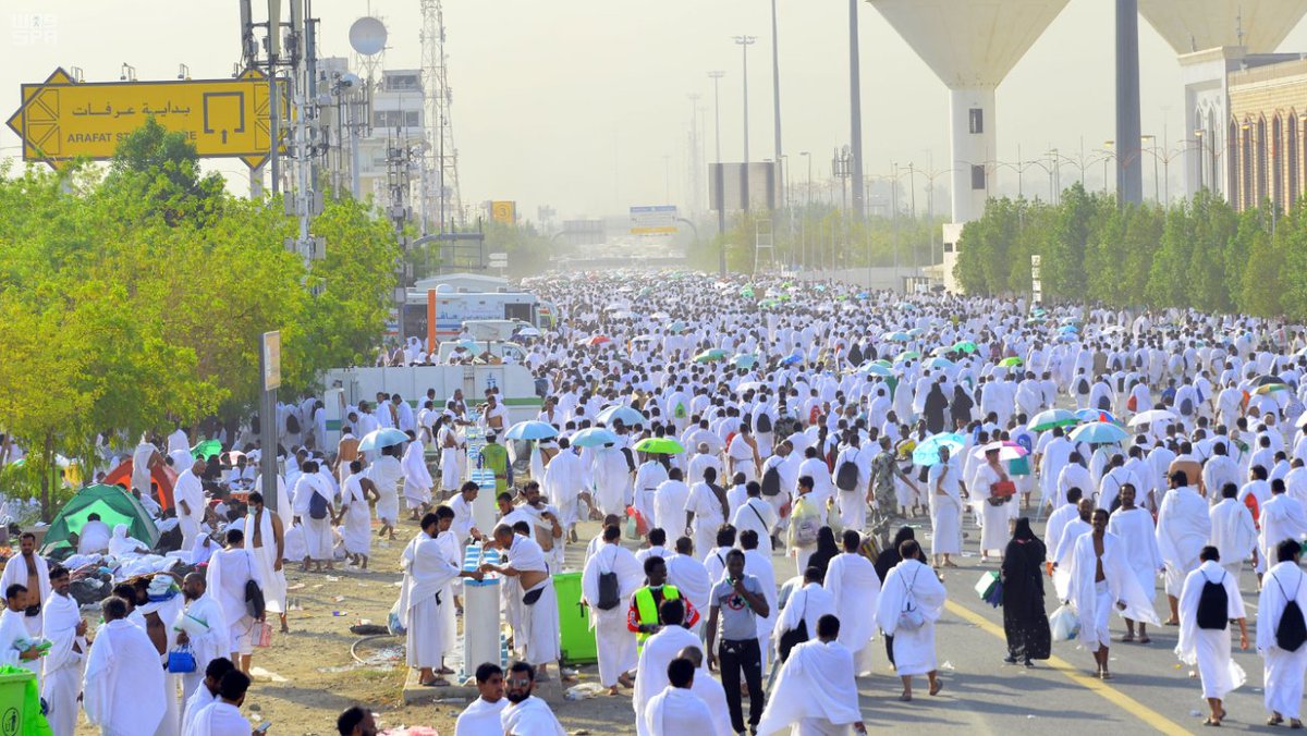 حجاج بيت الله الحرام يستقرون في مزدلفة