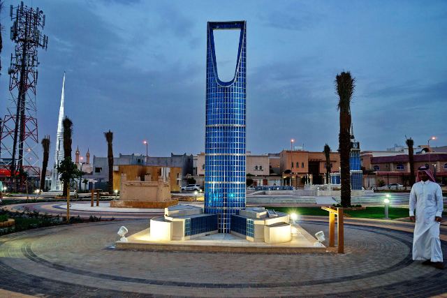 مجسمات حديقة المعالم تستقطب زوار شرق الرياض طوال أيام العيد