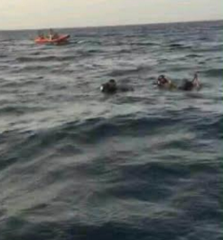 إنقاذ 7 أشخاص قذفهم القارب في نزهة بحرية بشاطئ البرك