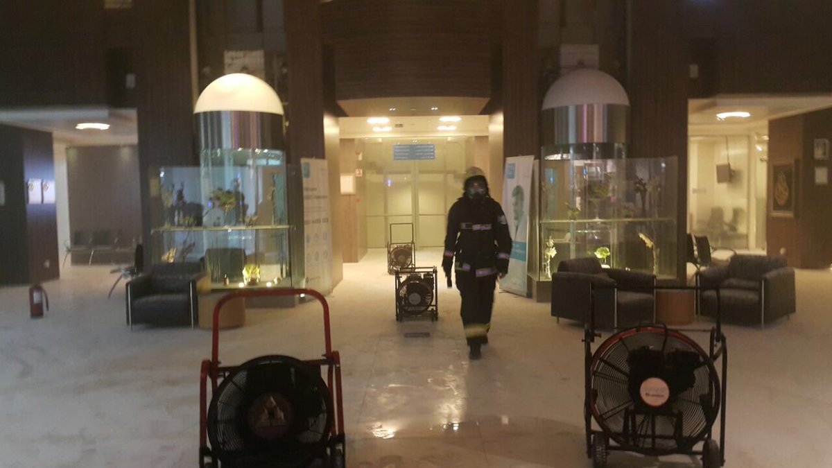 اختناق شخص وإخلاء 7 حالات منومة بعد حريق مستشفى المشفى في #جدة