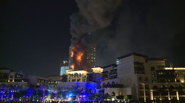 ‫مقطع فيديو يرصد‬ حريق فندق “العنوان” بدبي