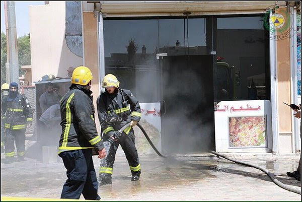 بالصور.. حريق بمطعم في حي المحمدية برفحاء