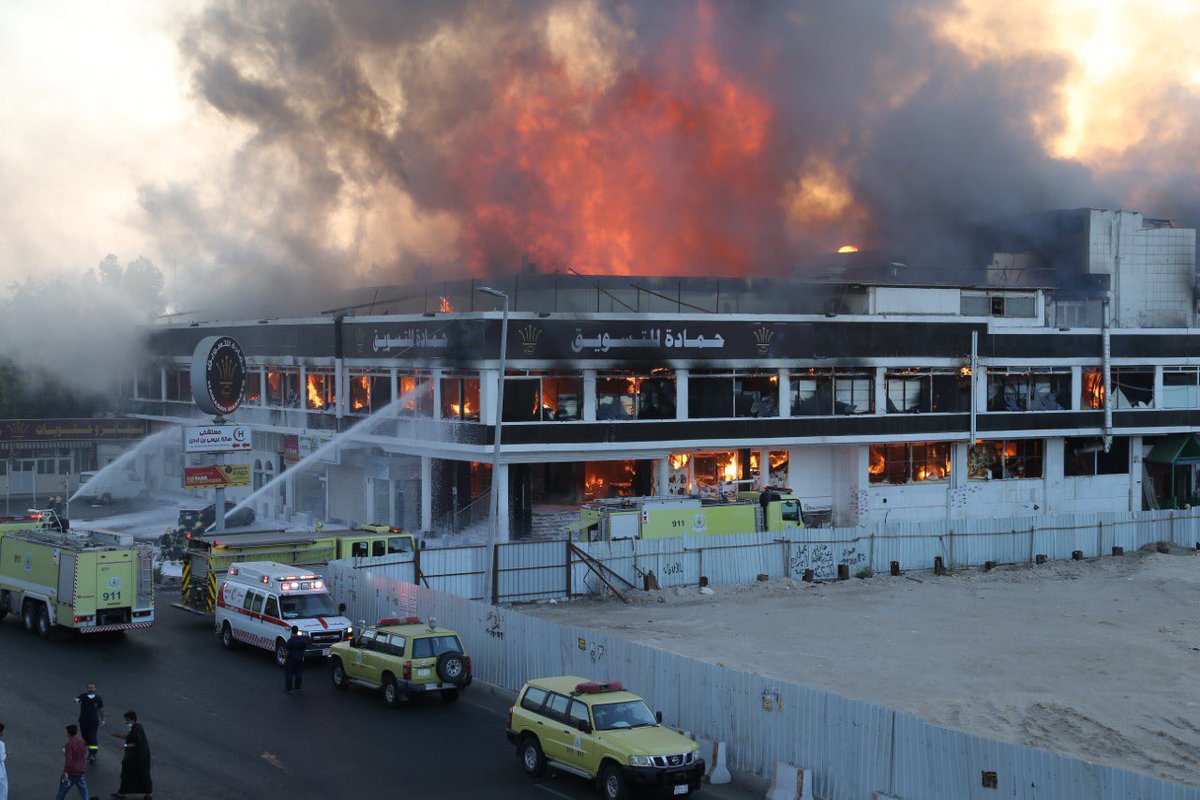 مصادر “المواطن”: مفقود واحد في حريق المركز التجاري بجدة