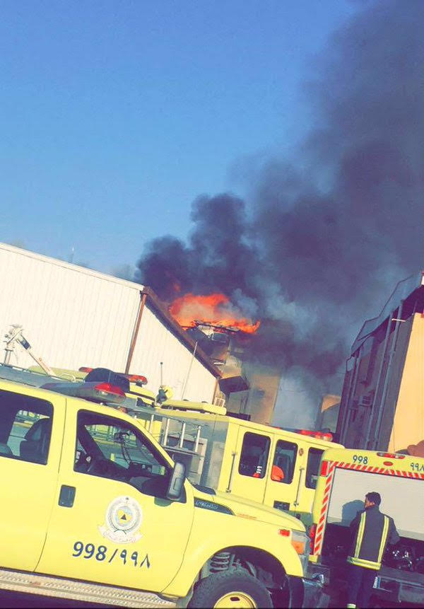 بالصورة.. مدني #سكاكا يباشر حريقاً بمبنى في حي الشلهوب