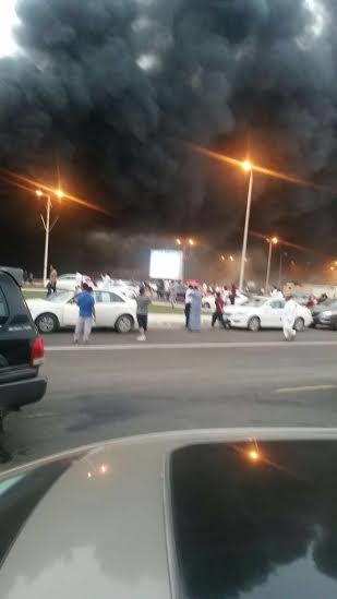 حريق ضخم بجمع تجاري قبيل افتتاحه بجازان2