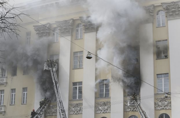 اشتعال الحريق مجددًا في مبنى وزارة الدفاع الروسية