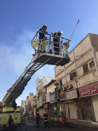 حريق في محل بشارع الصناعة ببريدة4