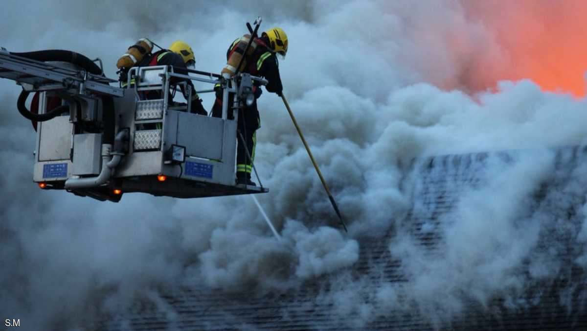 97 من رجال الإطفاء يكافحون حريقًا مريبًا في لندن