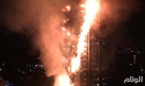 حريق مروع يلتهم برجًا سكنيًا في لندن ويصيب 30 شخصاً